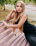 Olya female from Ukraine