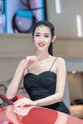 See profile of Huangyiting