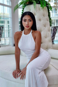 Roselyn female from Thailand