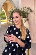 Anna female from Qatar