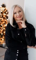 See profile of Elena