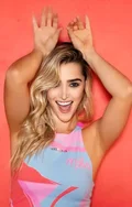 Mariana female from Colombia
