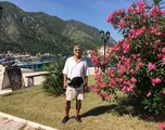 Larry male from Montenegro