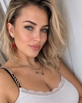 Yuliia female from Ukraine